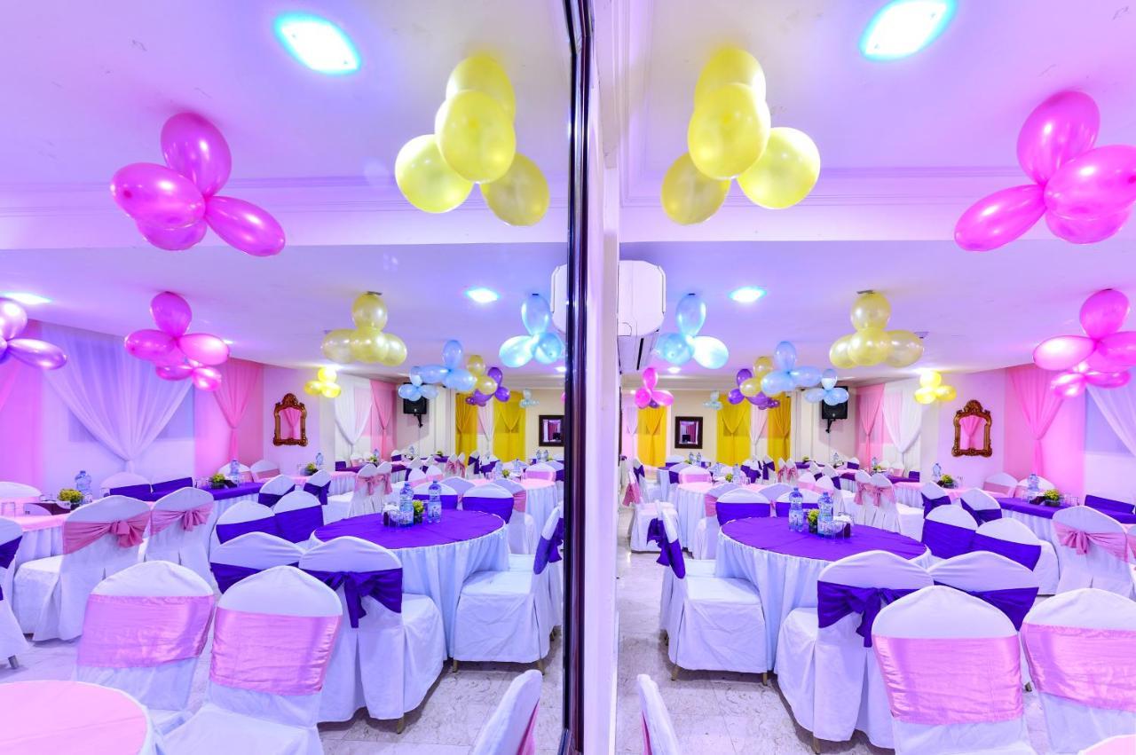 Hotel Cayam 3*